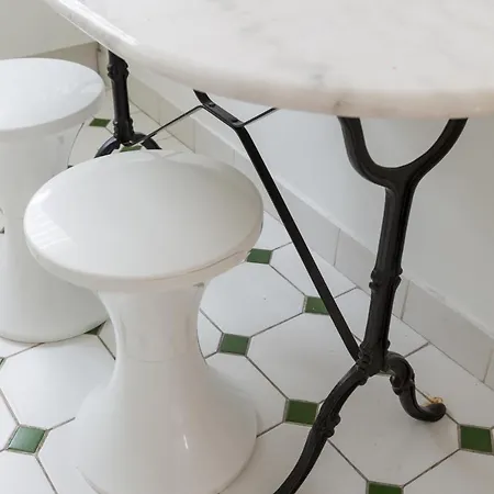 Apartment Veeve Contemporary By The Arc De Triomphe